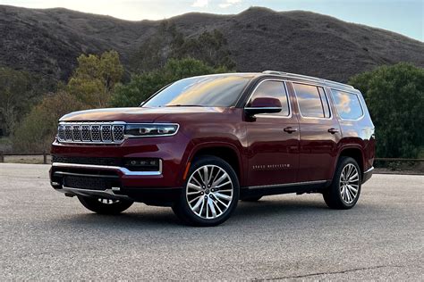 2022 Jeep Grand Wagoneer Review The Original Luxury Suv Returns Capital One Auto Navigator