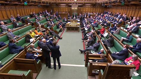 Parlamento británico no logra acuerdo en ninguna de las cuatro