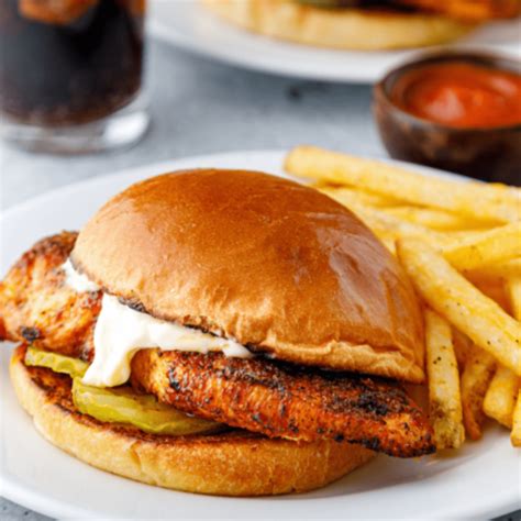 Popeye's Blackened Chicken Sandwich - easycopycatrecipe.com