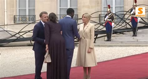 Emmanuel Et Brigitte Macron Accueillent Le Couple Diomaye Et Absa Faye