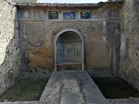 Herculaneum Skeleton House Stock Photo - Download Image Now - Ancient ...