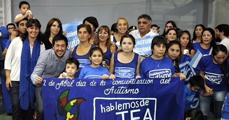 Punto Cero Hacia el Futuro Nardini junto a padres de niños con autismo