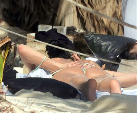 Dua Lipa S Acid Bikini And A Sexy Body That Supermodels Will Envy 23 Pics The Fappening