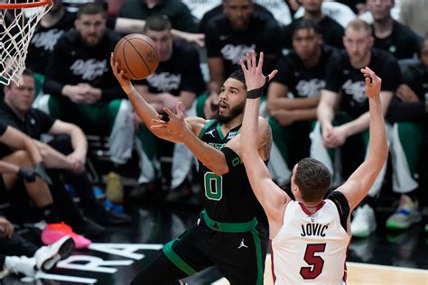 Los Celtics Aplastan Al Heat Y Recuperan La Ventaja En Su Serie De