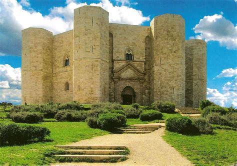 Postcards to Montenegro: Castel del Monte, Italy