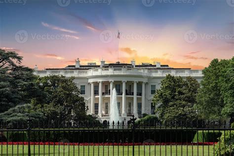 Washington White House on sunset background 11969773 Stock Photo at ...