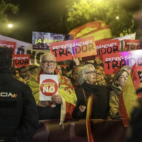 Miles De Ciudadanos Protestan En Sol Contra Las Reformas De La Ley