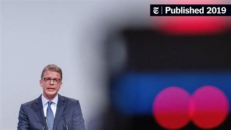 Deutsche Bank Leaders, Facing Angry Investors, Survive Vote - The New