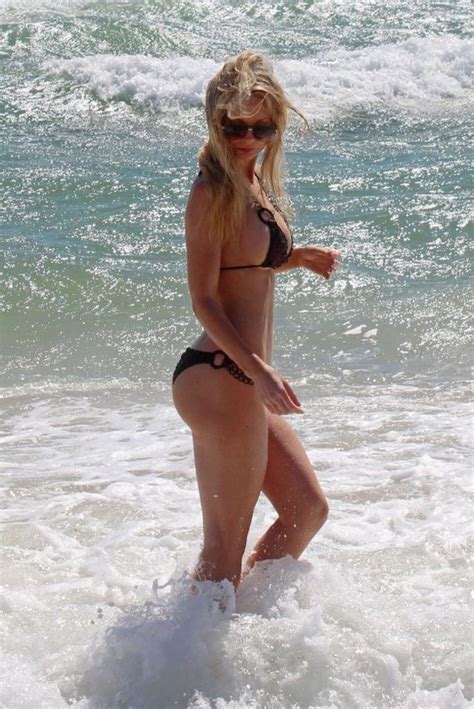 Sophie Turner Wearing Bikini On The Beach In Sydney HQ ThBlog