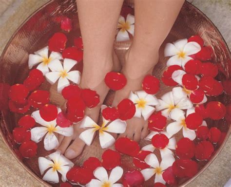 Shahnaz Husain Tips For Foot Care And Pedicure During Monsoon Shahnaz