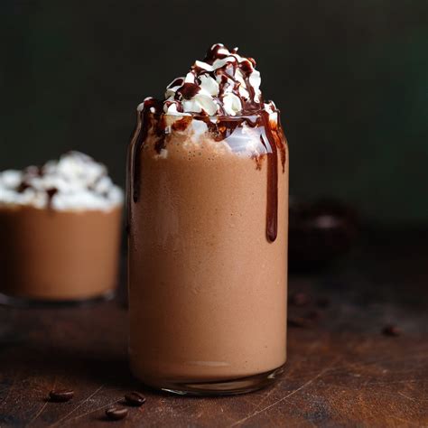 Iced White Chocolate Mocha - The Healthful Ideas