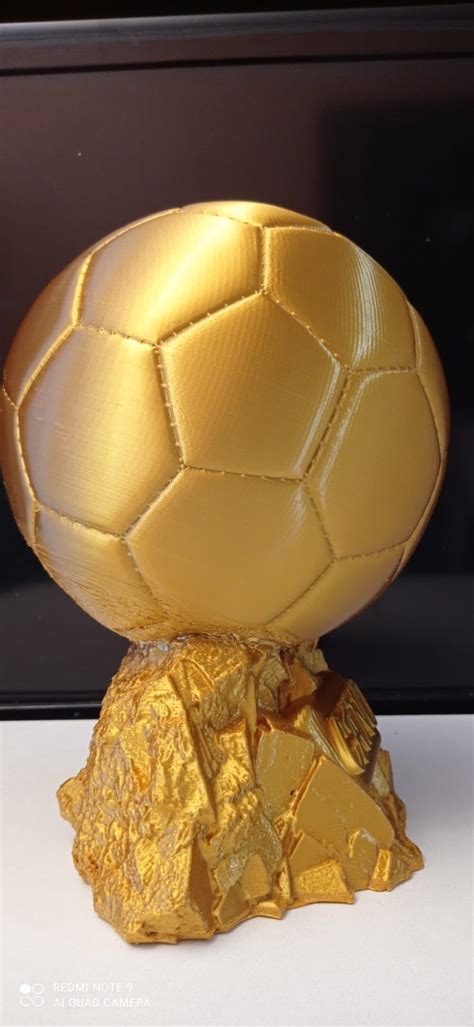 Fichier STL Trophée du ballon d or Plan pour impression 3D à