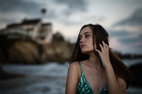 1020908 Women Model Portrait Depth Of Field Sea Looking Away