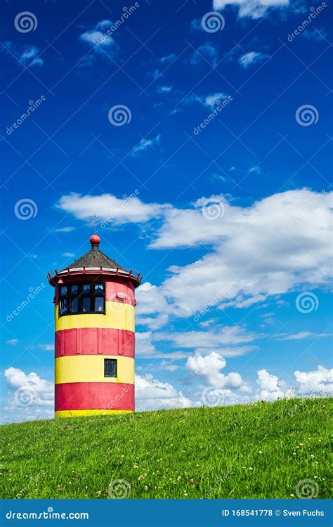 Vuurtoren In Pilsum Redactionele Stock Foto Image Of Horizon