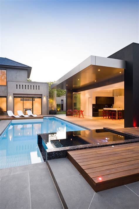 15 Tempting Contemporary Swimming Pool Designs