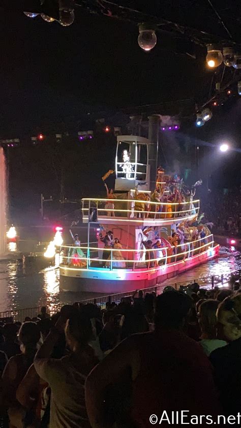 Fantasmic! Disney's Hollywood Studios - AllEars.Net