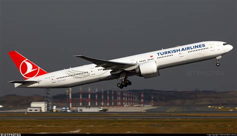 TC LJA Boeing 777 3F2ER Turkish Airlines Mehmed Bekir Cakmak