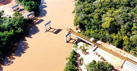 DER MG inicia instalação de vigas em ponte sobre o Rio Paracatu no