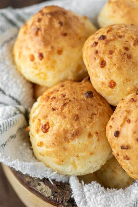 Brazilian Cheese Bread Recipe (Pão de Queijo) - Chisel & Fork