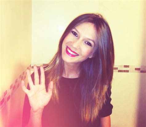 Par Brunet Cu Varfuri Suvite Blonde