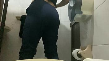 Enfermera meando en el baño del hospital XVIDEOS