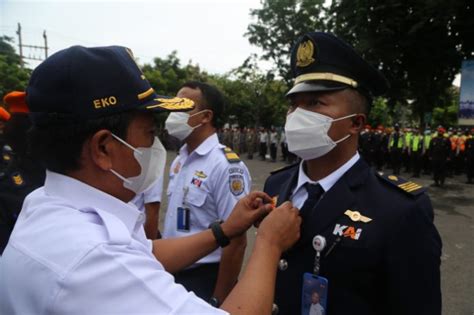 Kai Daop Surabaya Laksanakan Apel Gelar Pasukan Angkutan Natal Dan