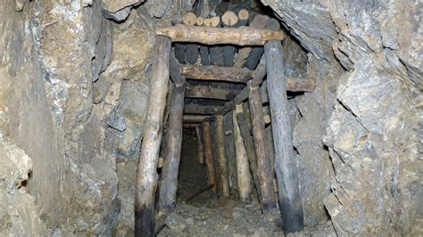 Exploring An Old Gold Mine On Frazier Mountain Youtube