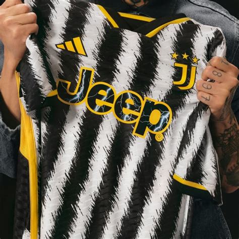 Adidas Juventus Turin 23 24 Heimtrikot Authentic Schwarz