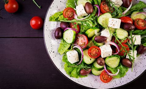 13 receitas de salada mediterrânea que vão abrilhantar a sua mesa