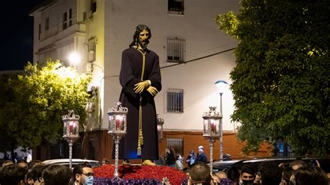 El vía crucis del Cautivo de Santa Genoveva en imágenes