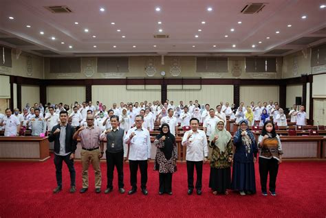 Sekdaprov Fahrizal Darminto Pimpin Rapat Pelaksanaan Apbd Dan