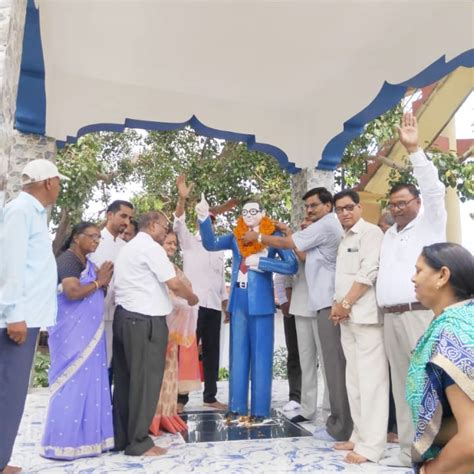 कोटद्वार महापौर हेमलता नेगी व पूर्व कैबिनेट मंत्री सुरेंद्र सिंह नेगी ने किया बाबा साहेब