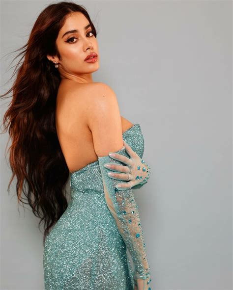 In Pics Mermaid Kapoor Is Too Glamorous