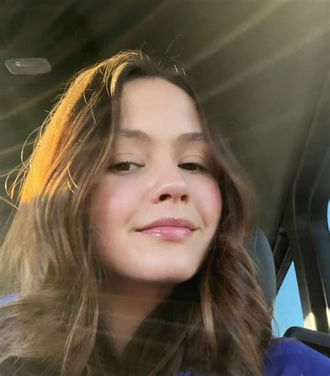 Picture Of Olivia Sanabia