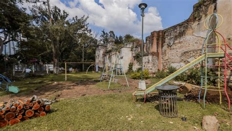 Inicia la remodelación del Parque Infantil San Sebastián en Antigua