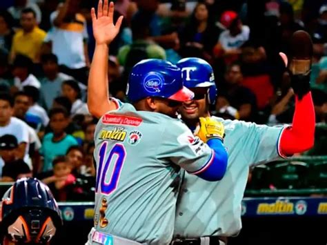 Tiburones consiguió su victoria 11 frente a Caribes en Puerto La Cruz