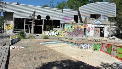 L ex Bikini en passe d être vendu ladepeche fr