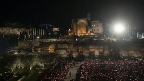 Oggi La Via Crucis 2023 Al Colosseo A Roma Stazioni E Testo Del