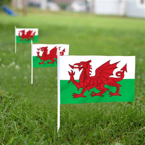 Wales Mini Flag 12 Pack - 5x8 Inch with Solid Pole & Spear Top - Anley ...