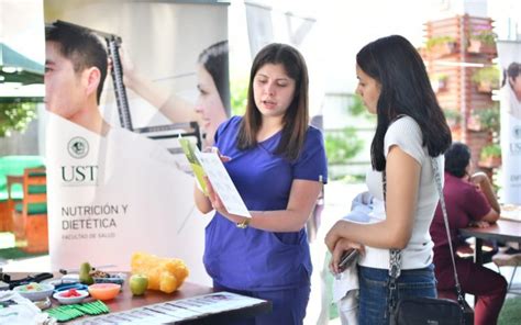 Santo Tomás realiza Feria de Postulación y Orientación para las carrera