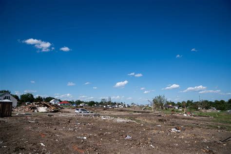 Photos Gov Kim Reynolds Tours Tornado Recovery In Greenfield Iowa