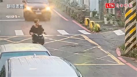 7旬翁開車錯估情勢 把單車女騎士撞到腦出血身亡（翻攝畫面）