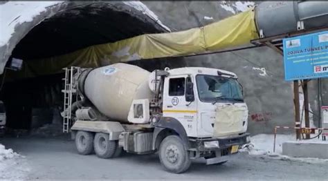 Ladakh: Zojila tunnel project continues despite sub-zero temperature ...