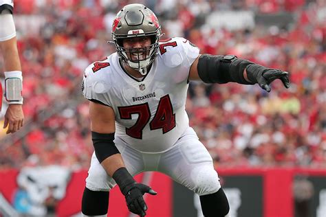 Ex Bucs Lg Marpet Talks Mental Health Post Retirement Plans