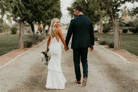 Minimalist Tropical Wedding at Bougainvillea Estate - Junebug Weddings