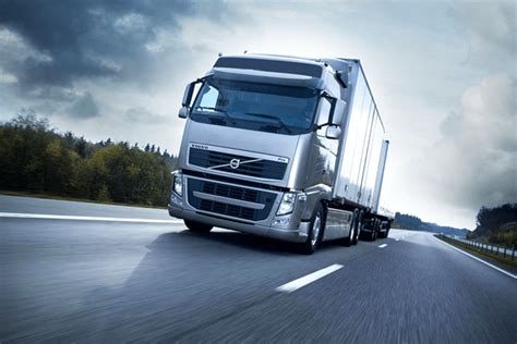 Top 8 Heavy Vehicle Driver Safety Tips | GPS Tracking