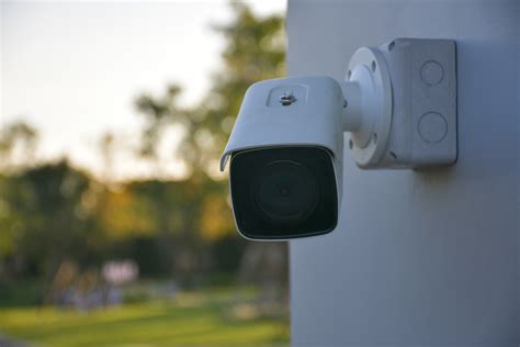 Are Wireless Security Cameras Better than Wired? | Secom, LLC