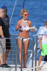 Britney Spears Bikini On A Boat In Hawaii Phun Org Forum
