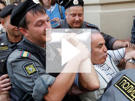 Kasparov Fue Preso Por Apoyar A Las Pussy Riot Infobae