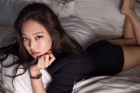 BLACKPINK S Jennie Breaks Billboard Hot 100 Records As One Of The